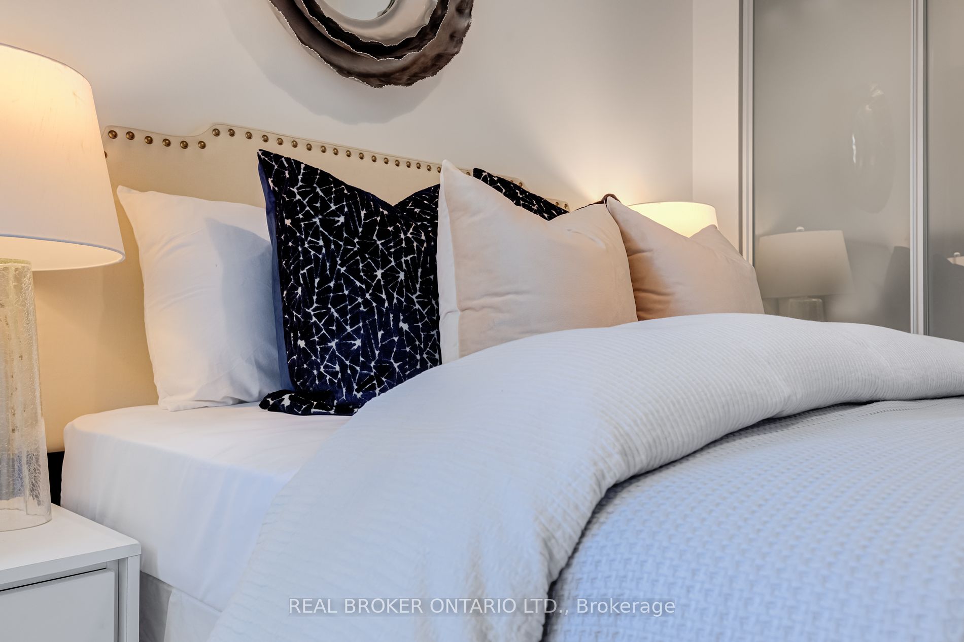 21 Scollard St 4 Property Photo 14