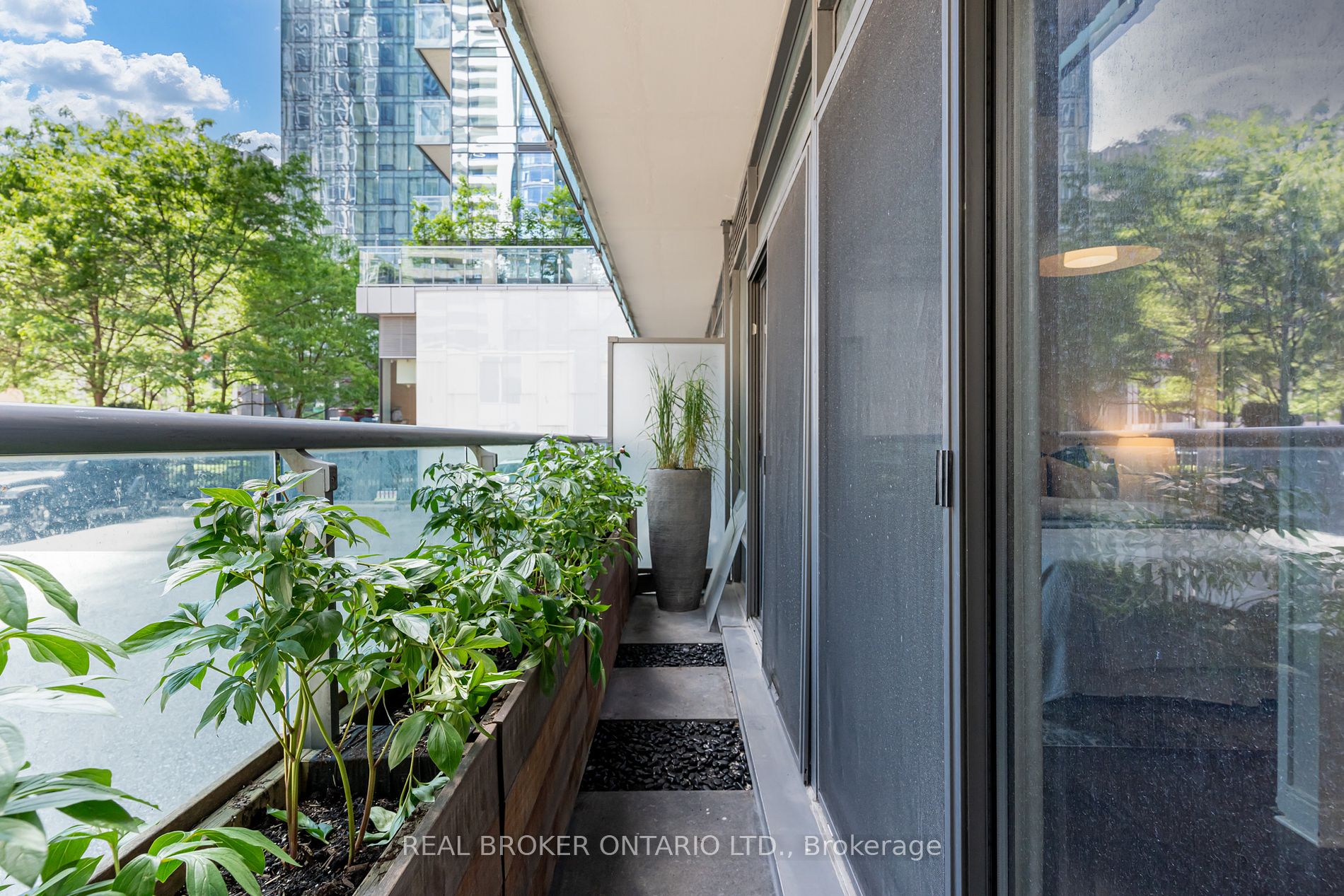 21 Scollard St 4 Property Photo 20