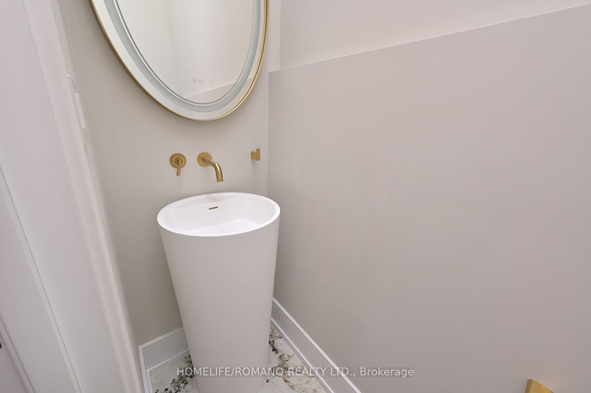 19 King High Ave Property Photo 9