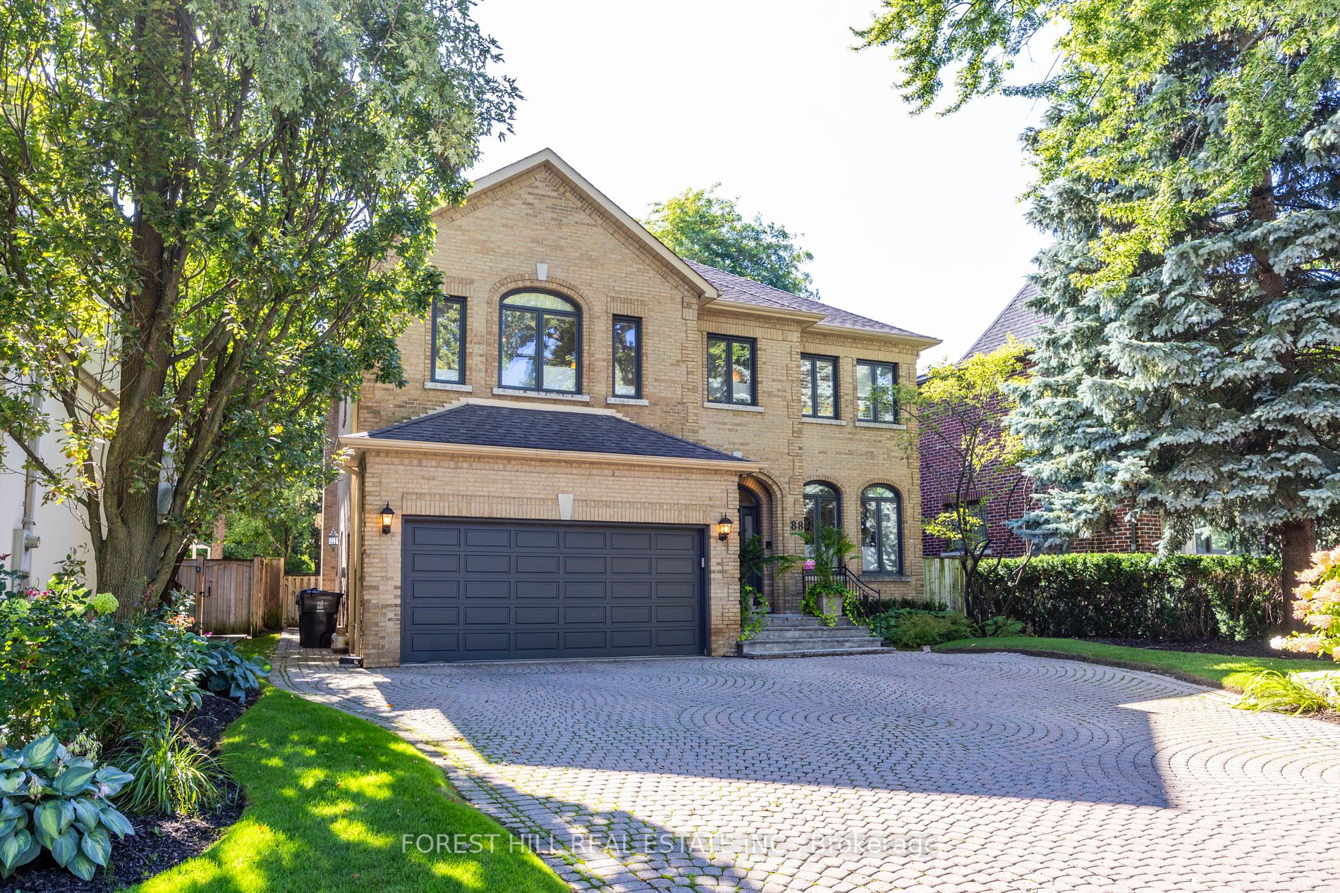 88 Yonge Blvd Property Photo