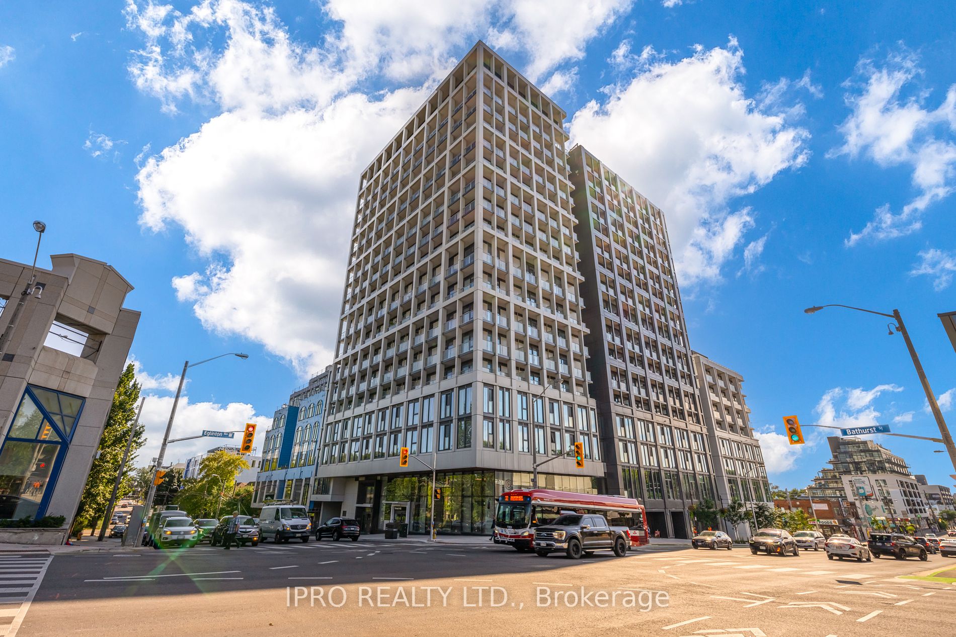 2020 Bathurst St 17 Property Photo