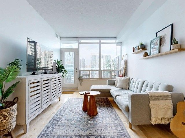 33 Empress Ave 13 Property Photo 5