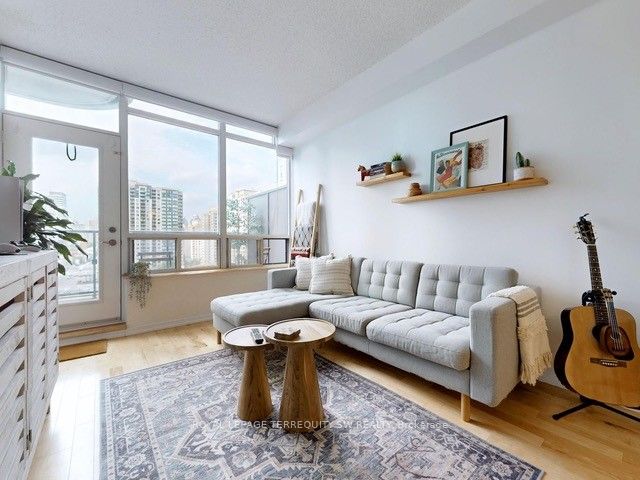 33 Empress Ave 13 Property Photo 6