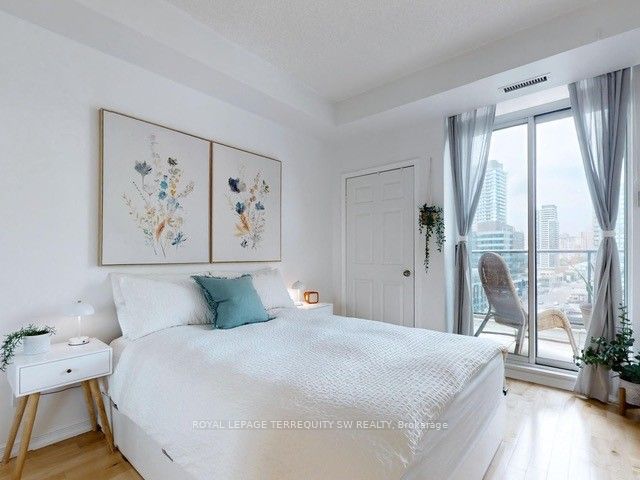 33 Empress Ave 13 Property Photo 10