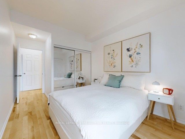33 Empress Ave 13 Property Photo 12