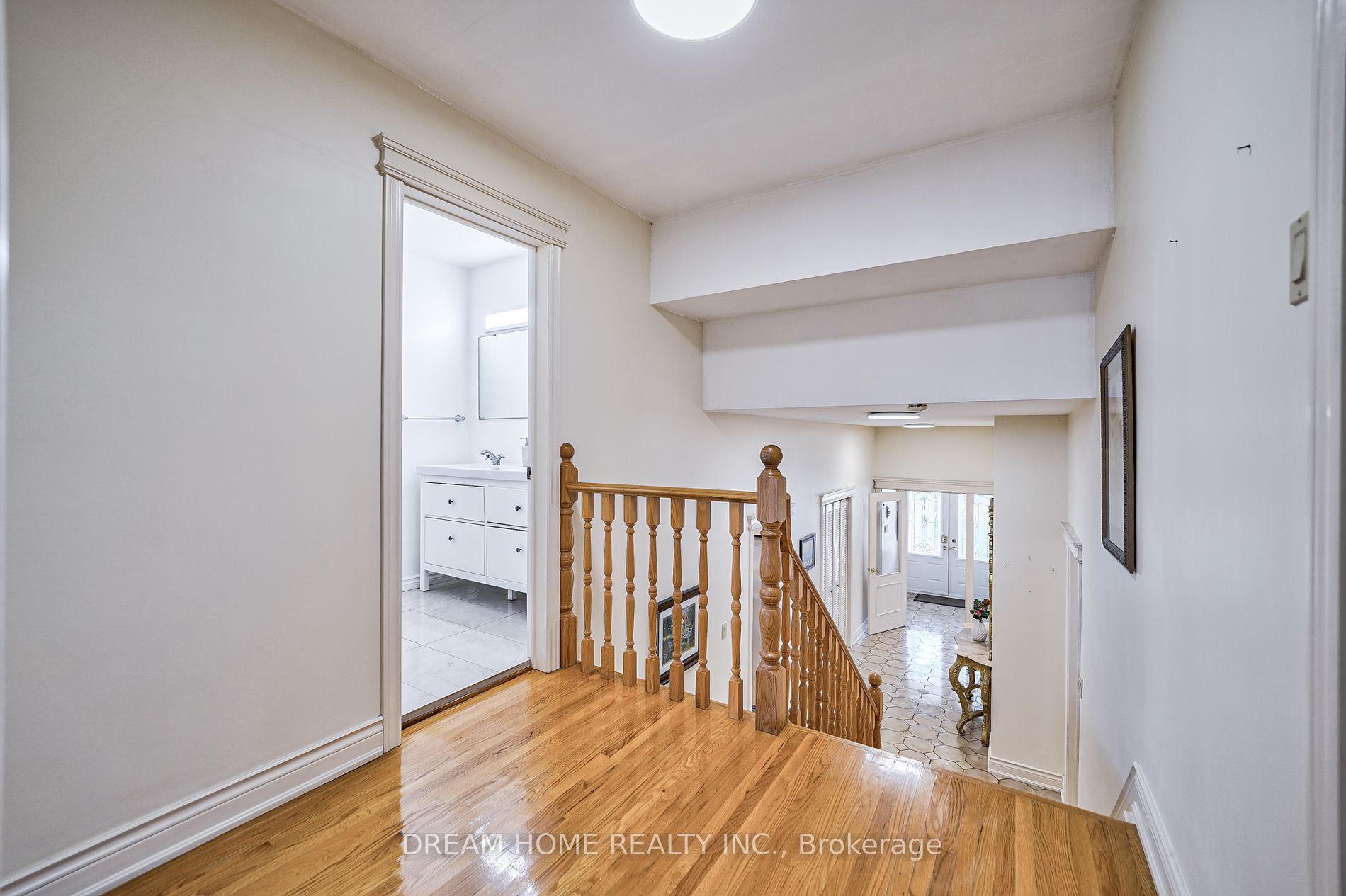 56 Bickerton Cres Property Photo 4