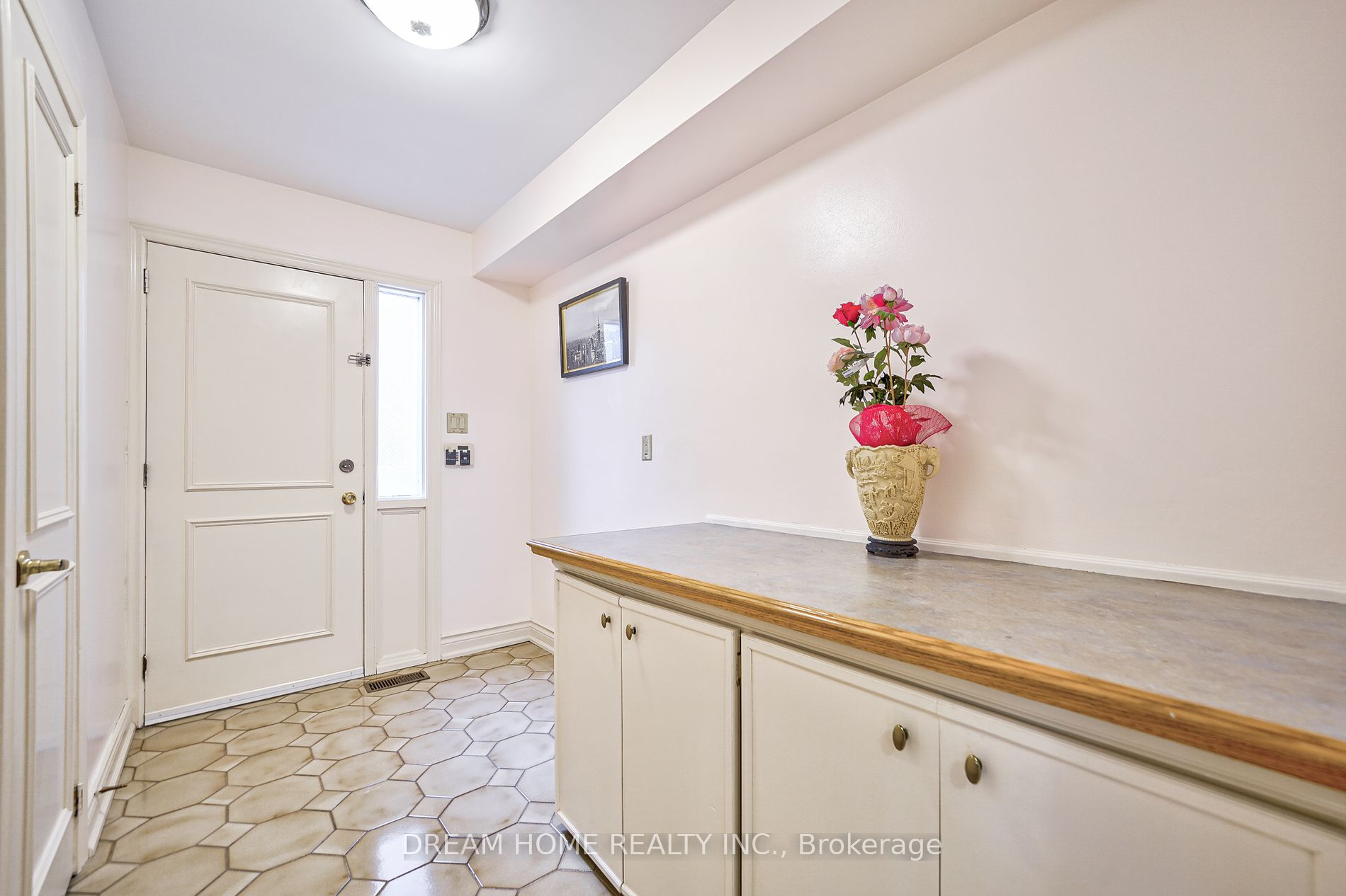56 Bickerton Cres Property Photo 10