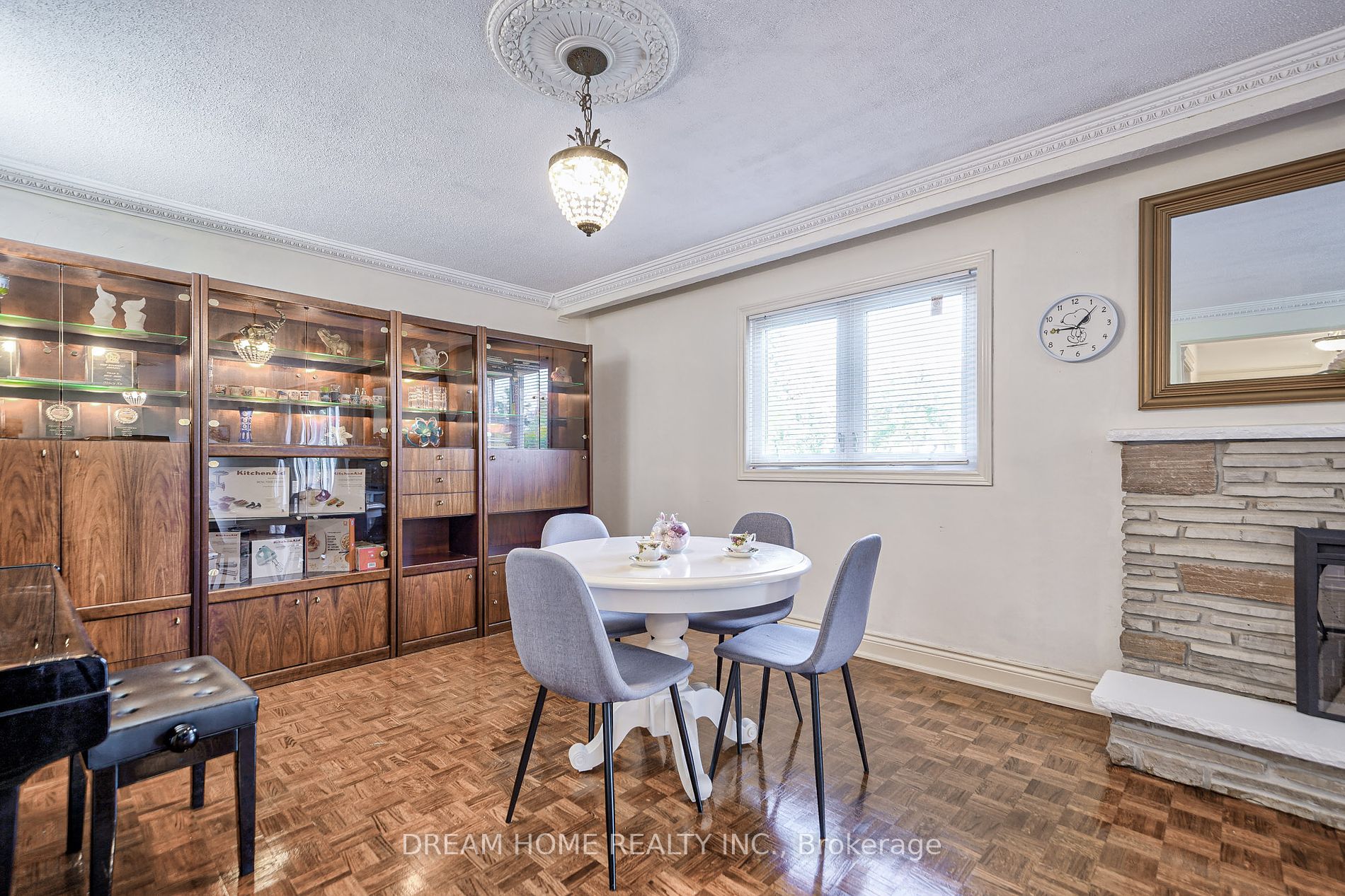 56 Bickerton Cres Property Photo 14