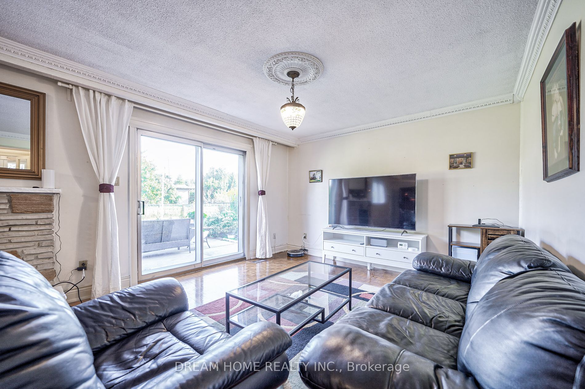 56 Bickerton Cres Property Photo 16