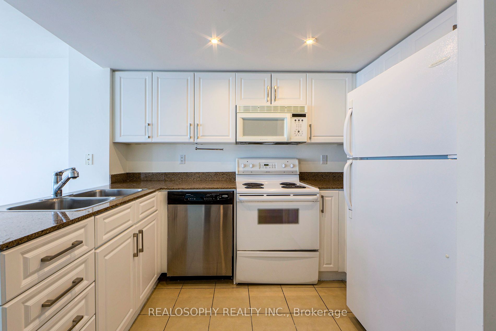 381 Front St W 15 Property Photo 32