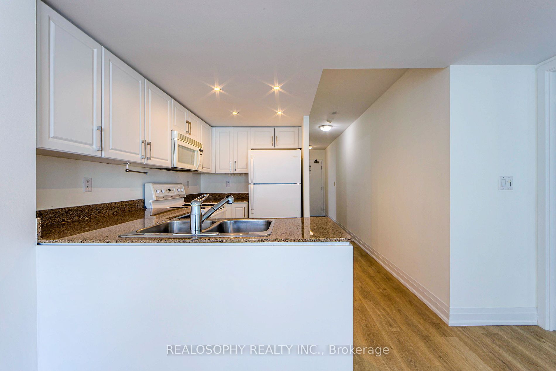 381 Front St W 15 Property Photo 34