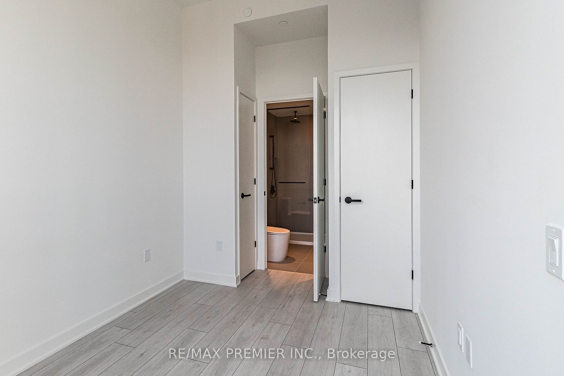 55 Charles St E 3904 Property Photo 17
