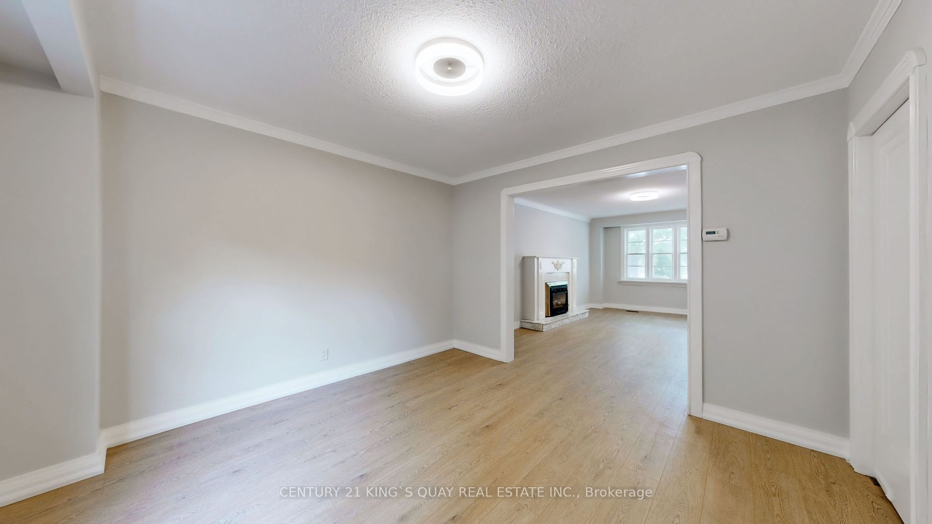 137 Lawrence Ave E Property Photo 2
