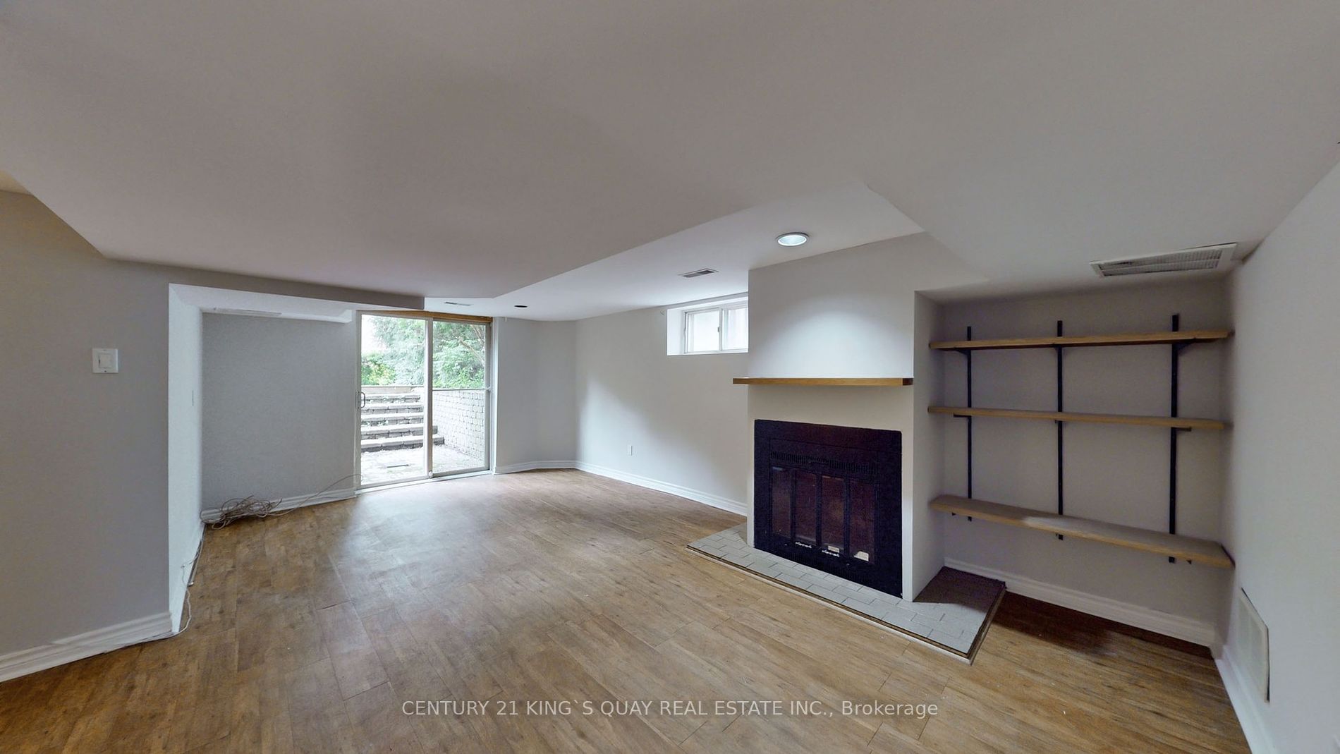 137 Lawrence Ave E Property Photo 24