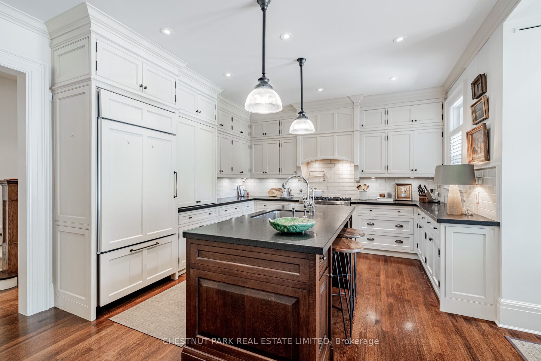 32 Roxborough Street Property Photo 19