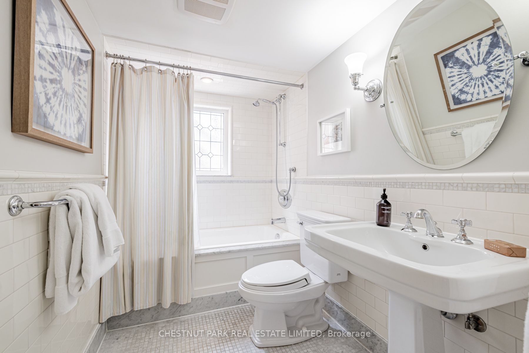32 Roxborough Street Property Photo 33