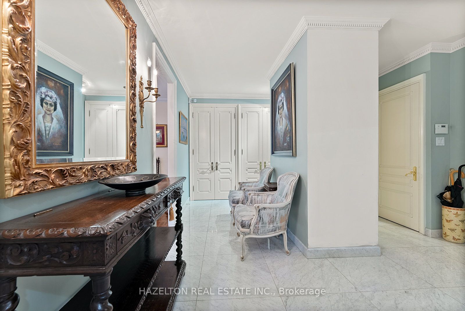 #402 - 18a Hazelton Avenue Property Photo 4