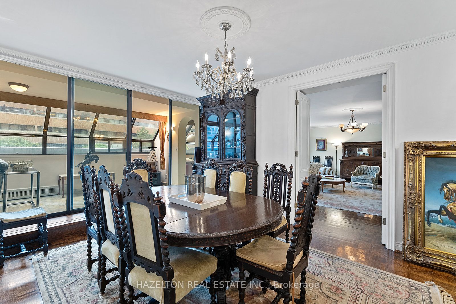 #402 - 18a Hazelton Avenue Property Photo 12