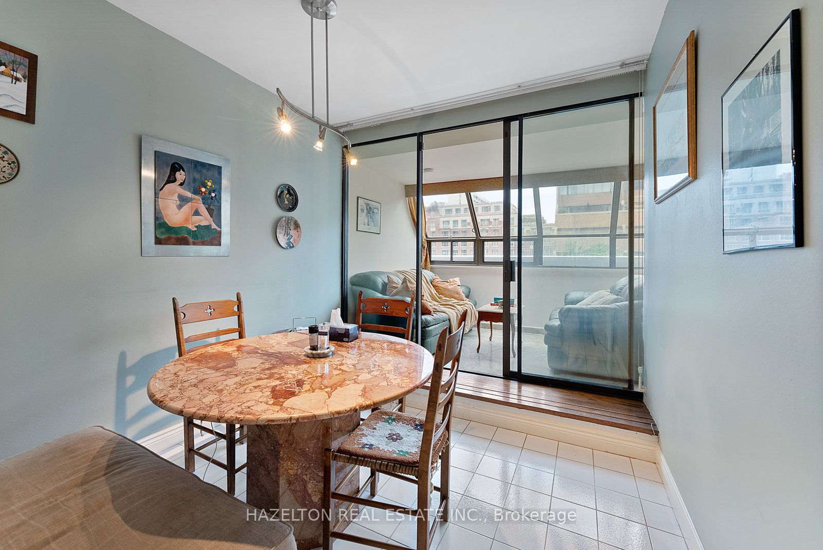#402 - 18a Hazelton Avenue Property Photo 16