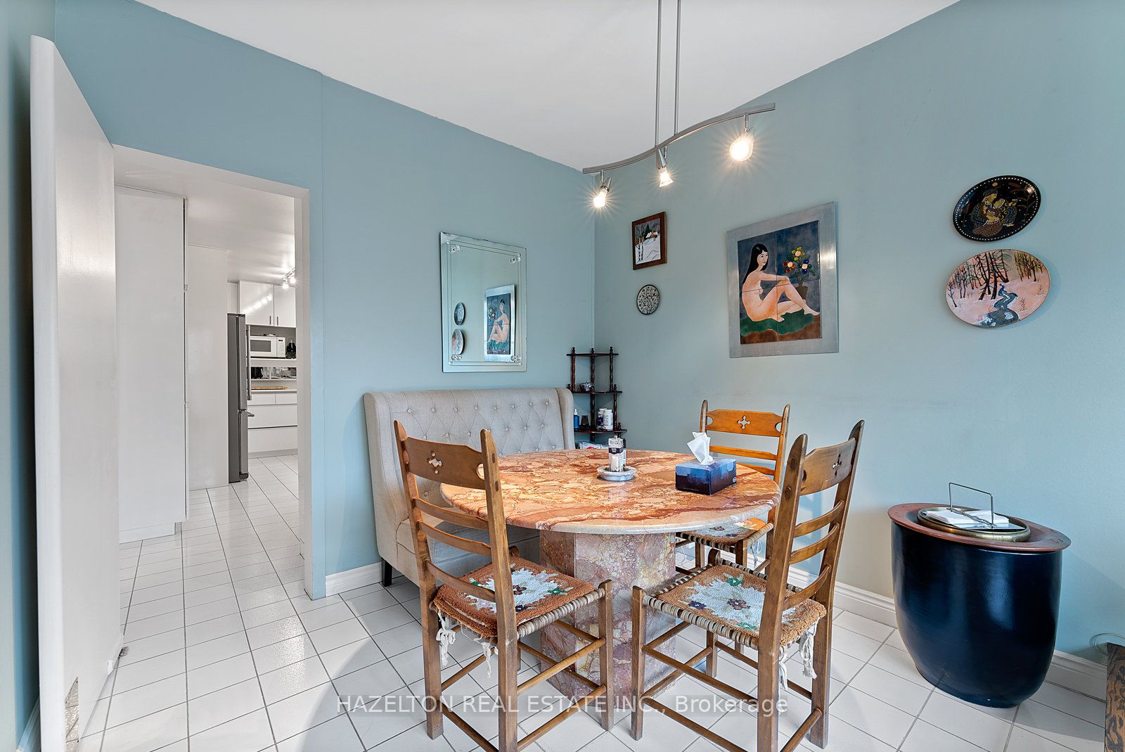 #402 - 18a Hazelton Avenue Property Photo 17