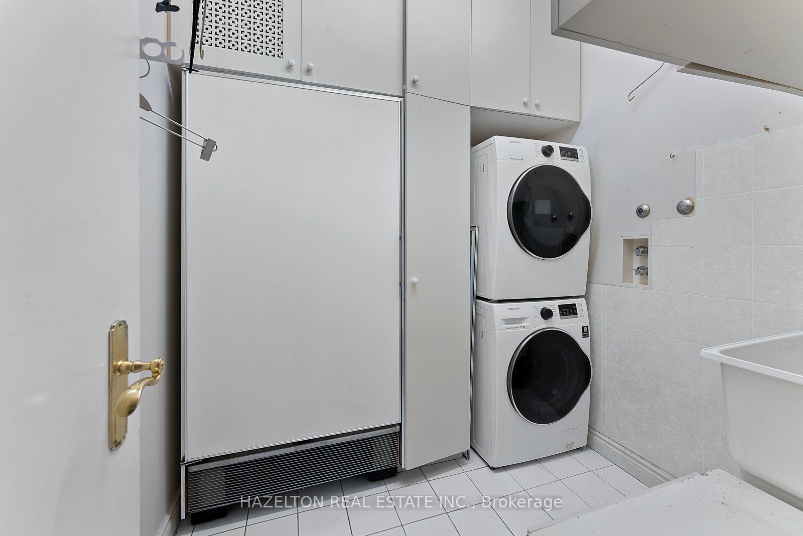#402 - 18a Hazelton Avenue Property Photo 20