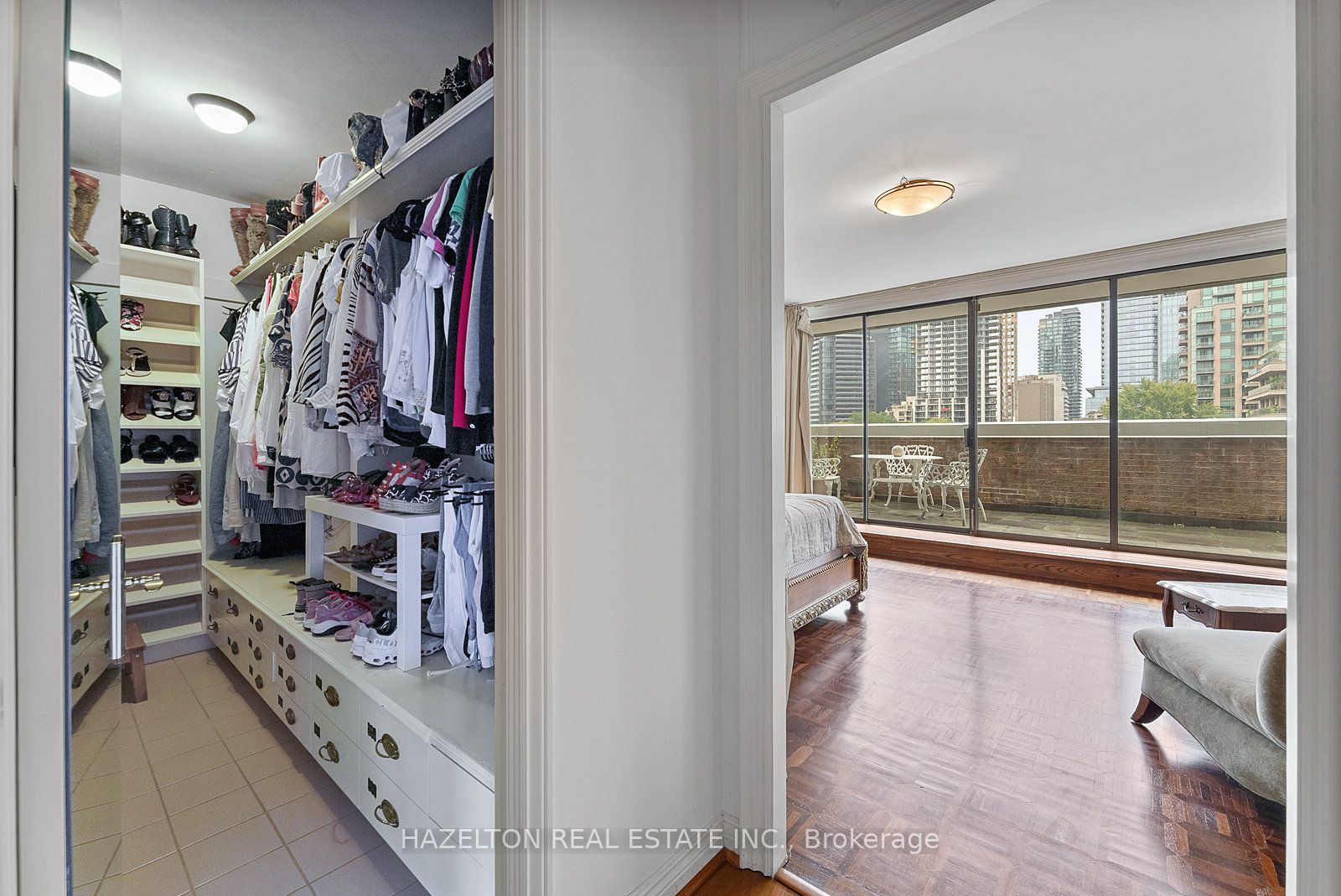 #402 - 18a Hazelton Avenue Property Photo 25