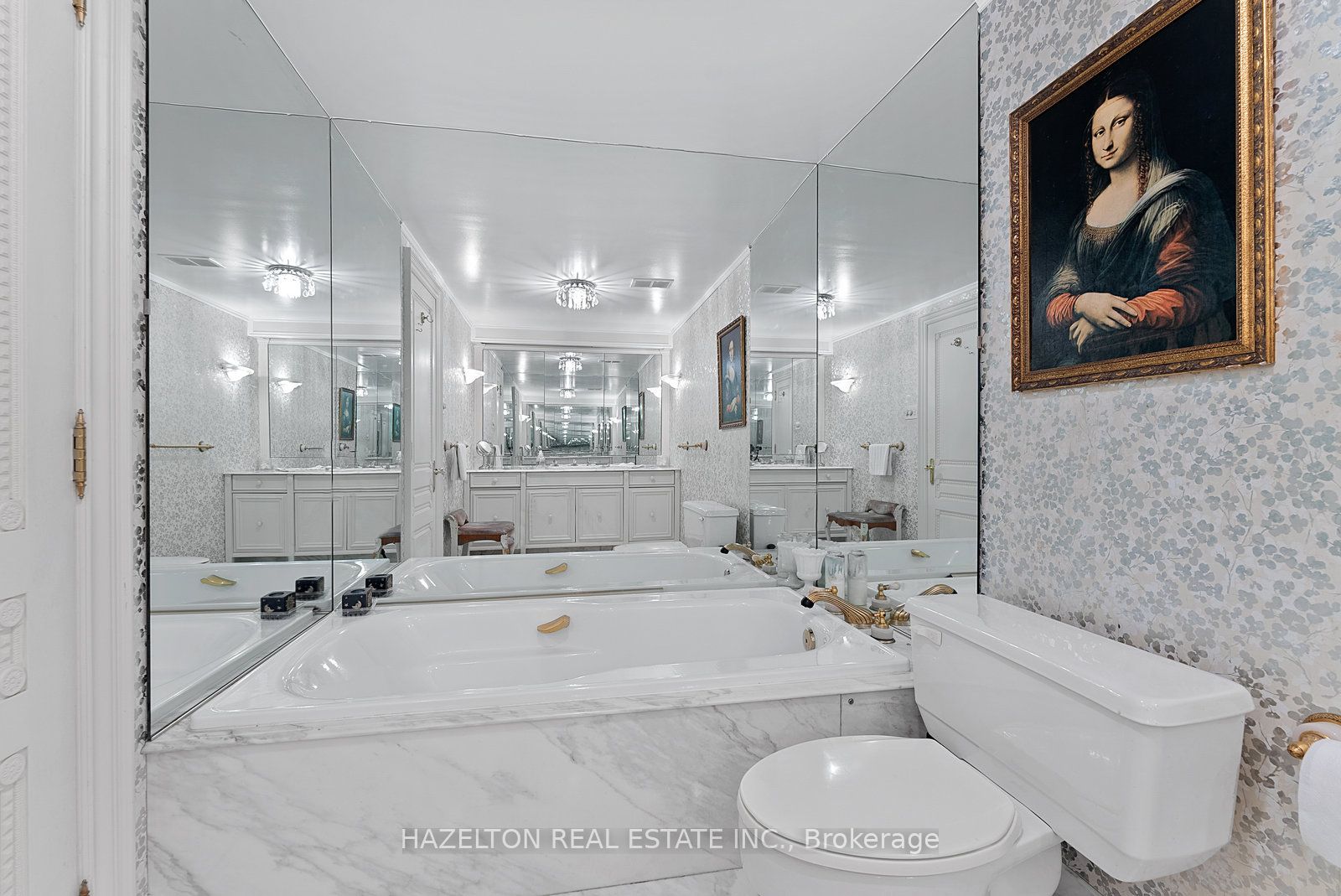 #402 - 18a Hazelton Avenue Property Photo 36