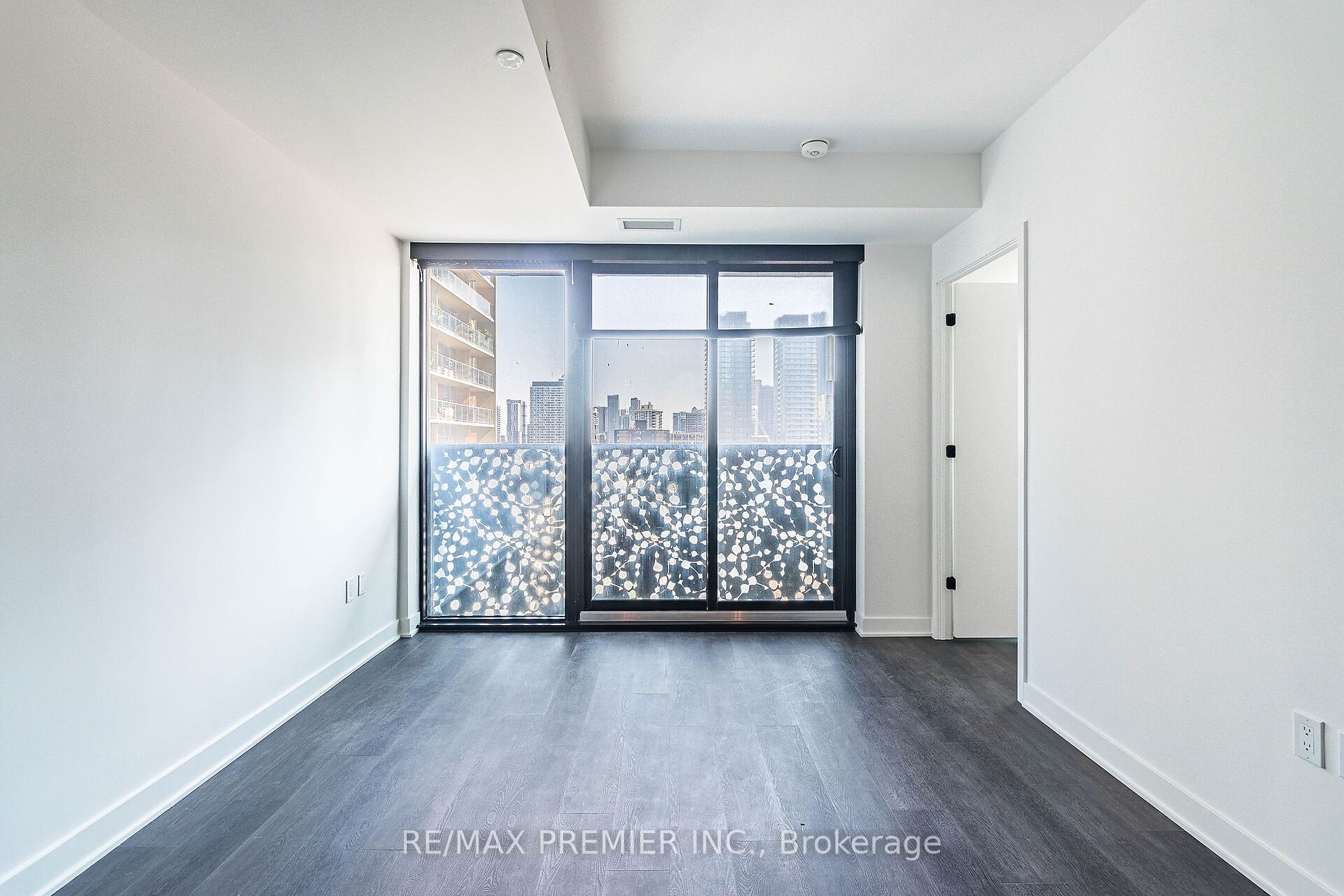 55 Charles St 1305 Property Photo 14