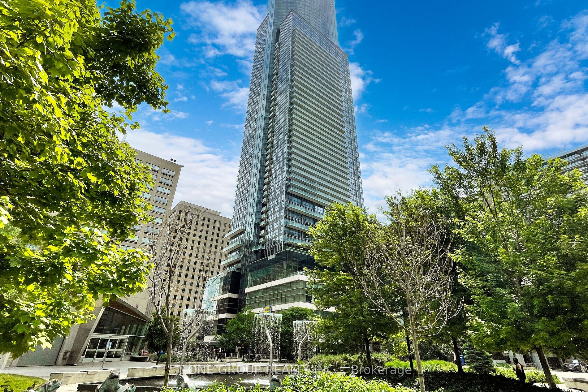 386 Yonge St W 11 Property Photo 1
