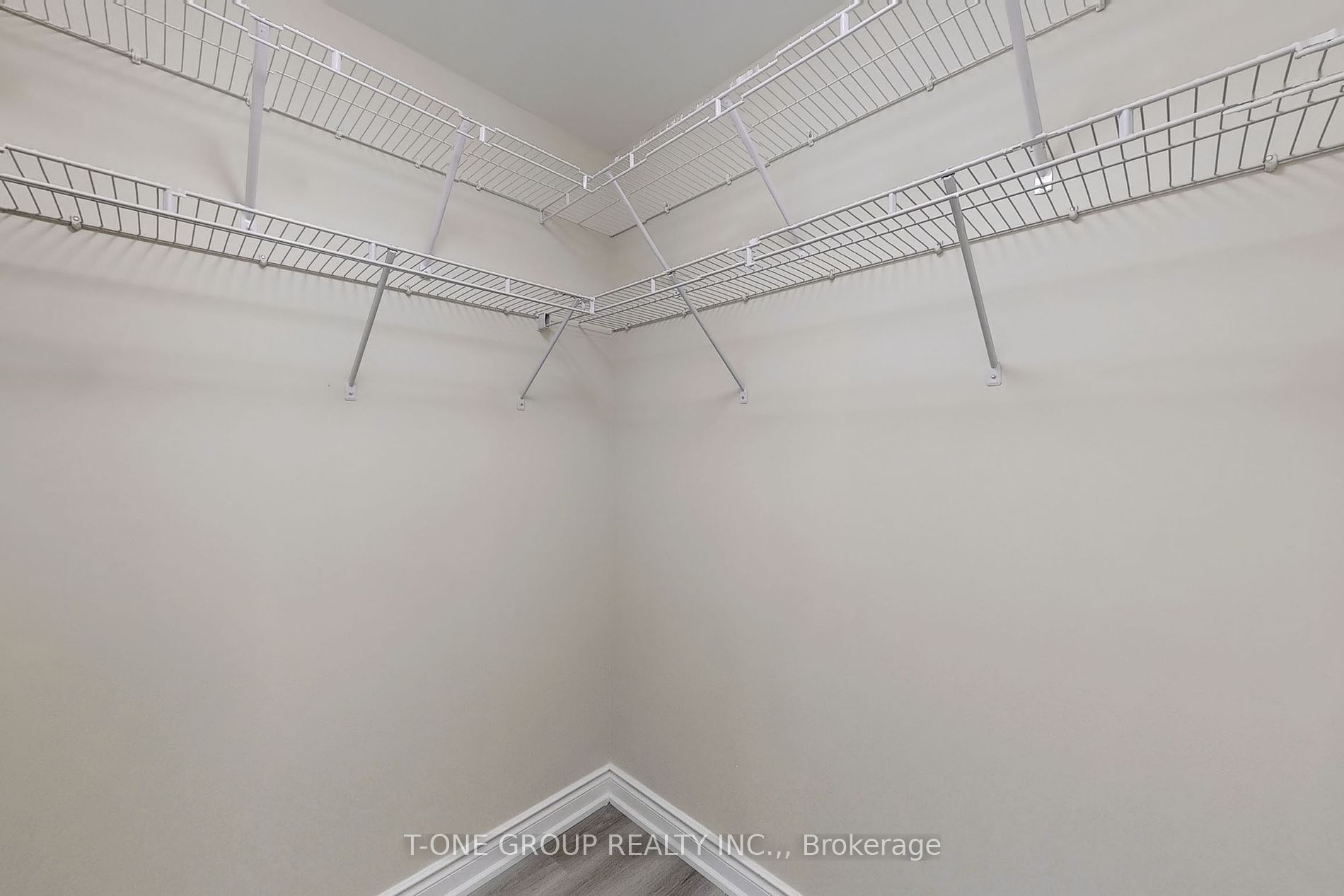 386 Yonge St W 11 Property Photo 15
