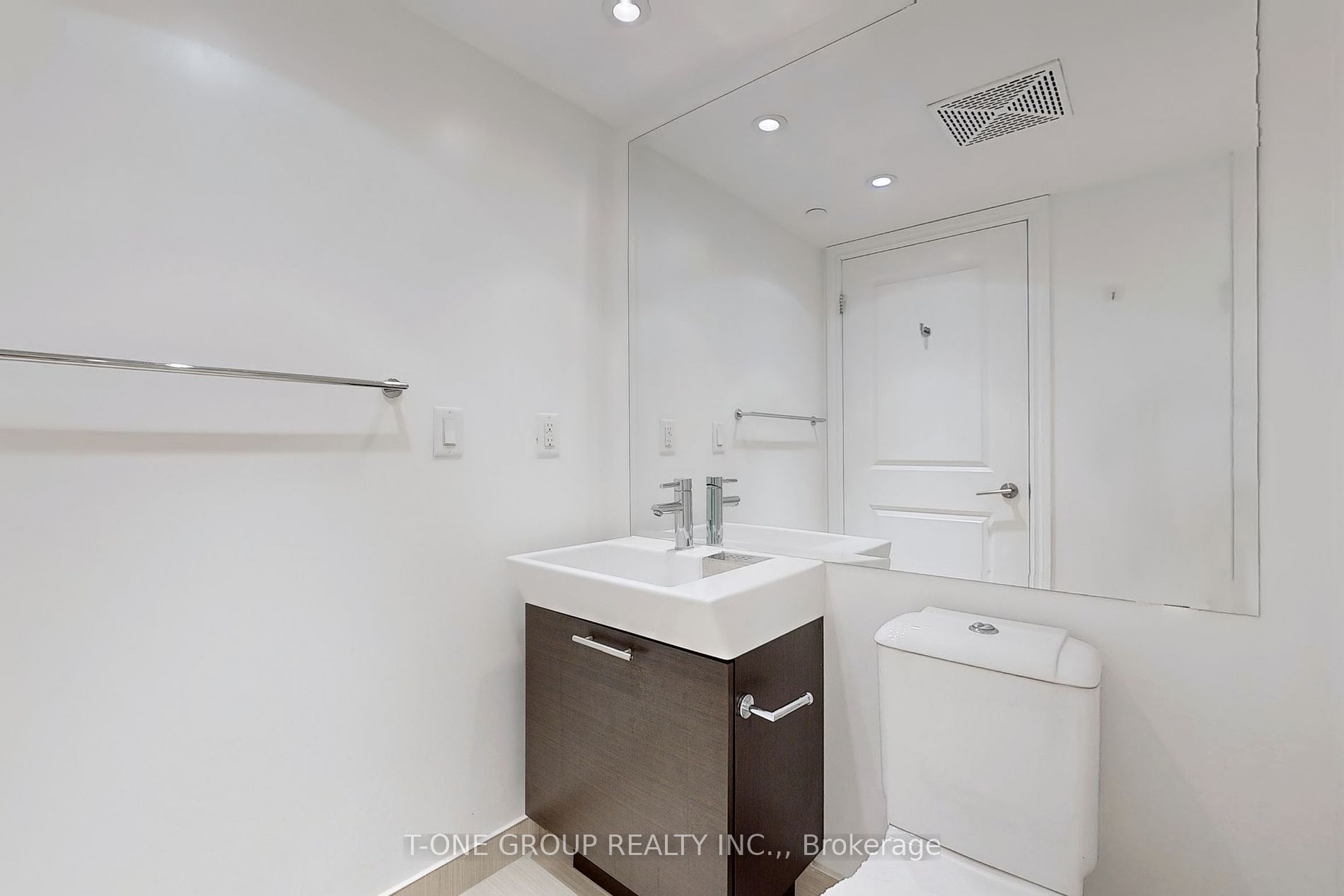 386 Yonge St W 11 Property Photo 21