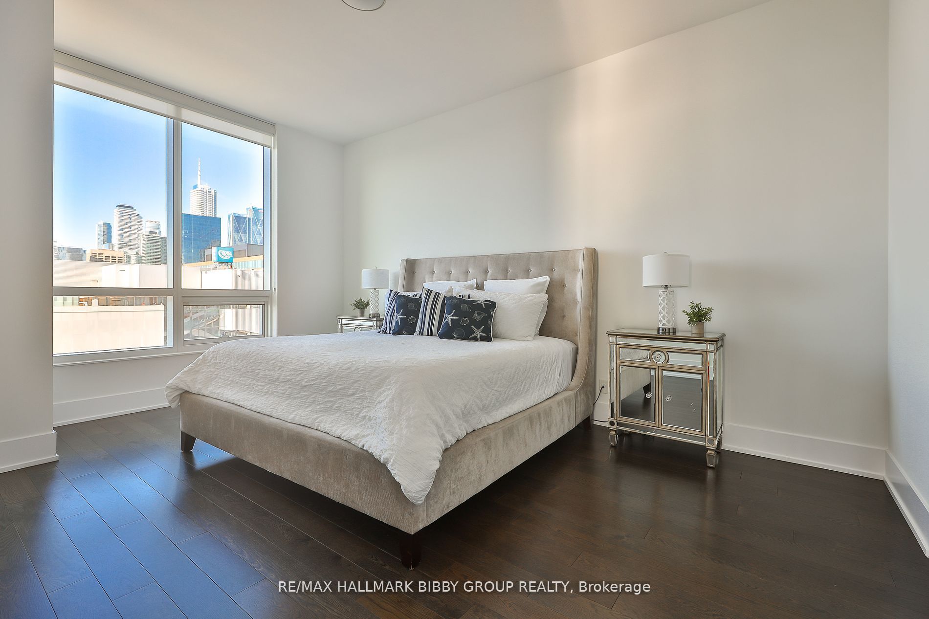 55 Merchants Wharf 15 Property Photo 11