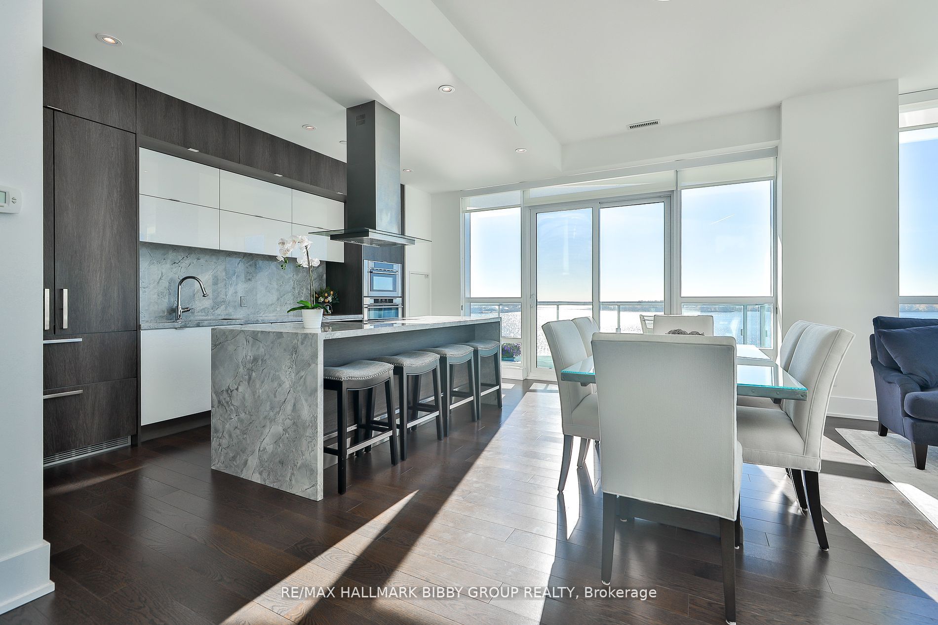 55 Merchants Wharf 15 Property Photo 12