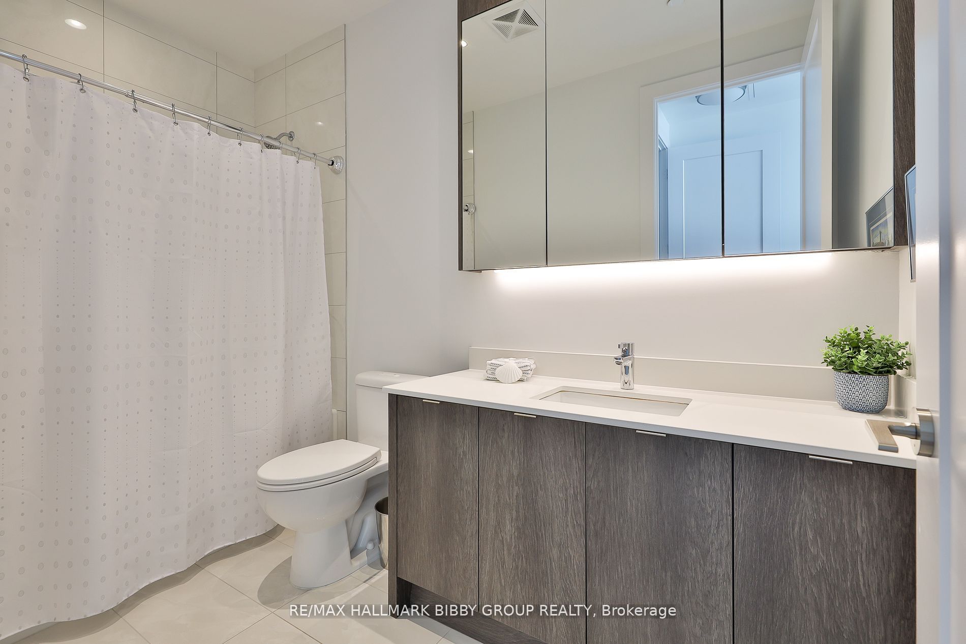 55 Merchants Wharf 15 Property Photo 18
