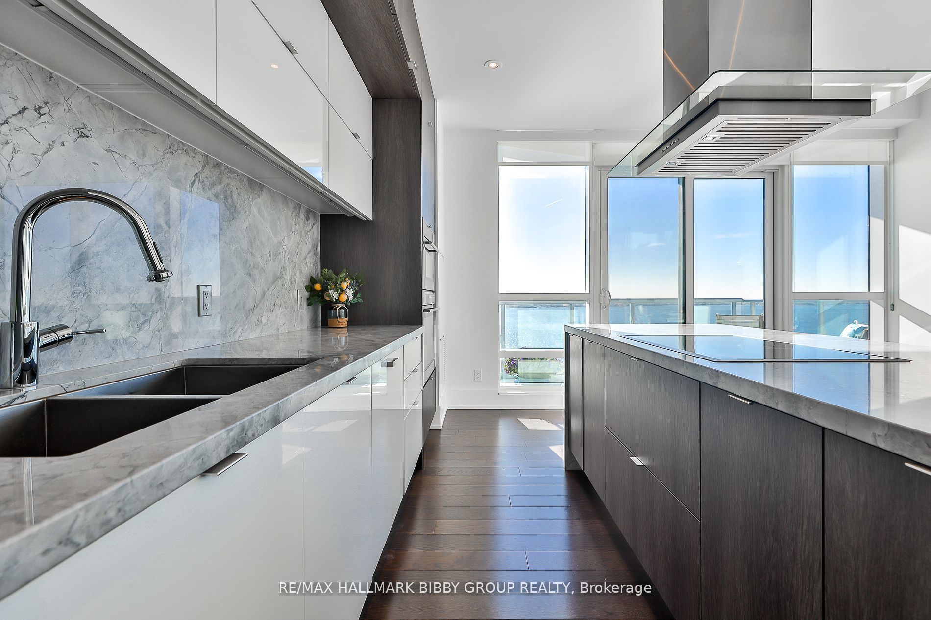 55 Merchants Wharf 15 Property Photo 38