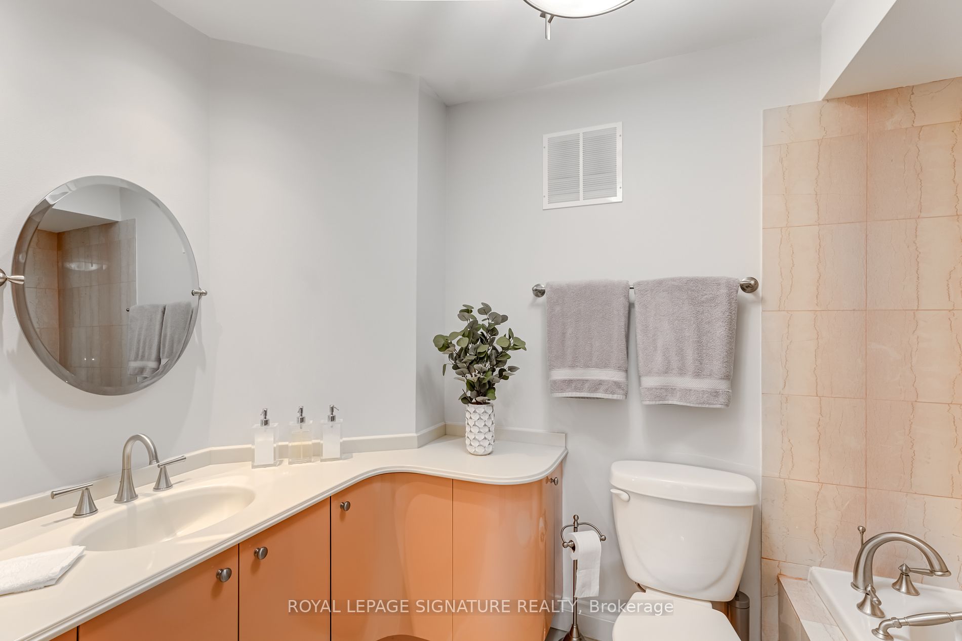142 Pears Ave 2 Property Photo 17