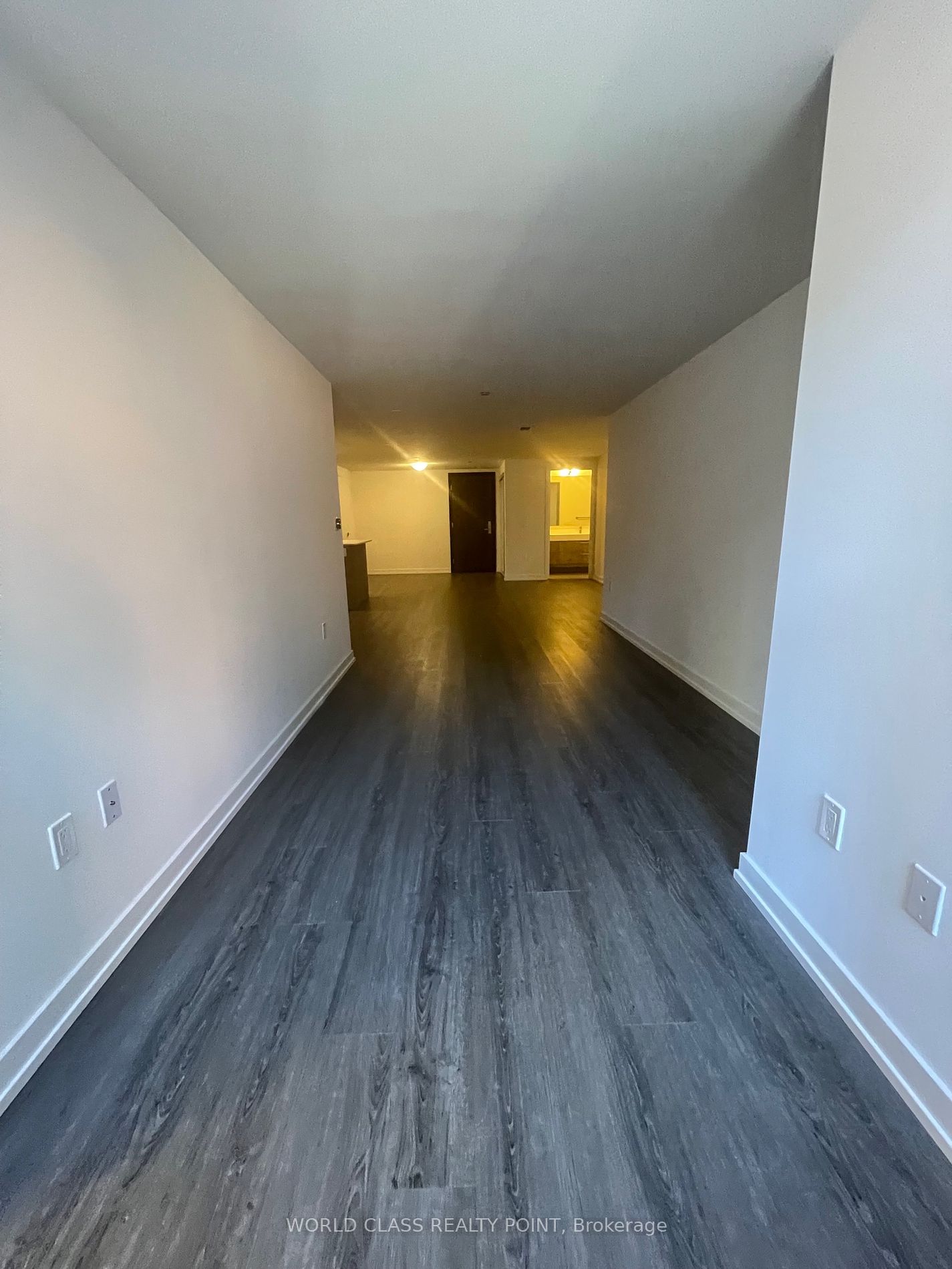 1 Yorkville Ave 2 Property Photo 8