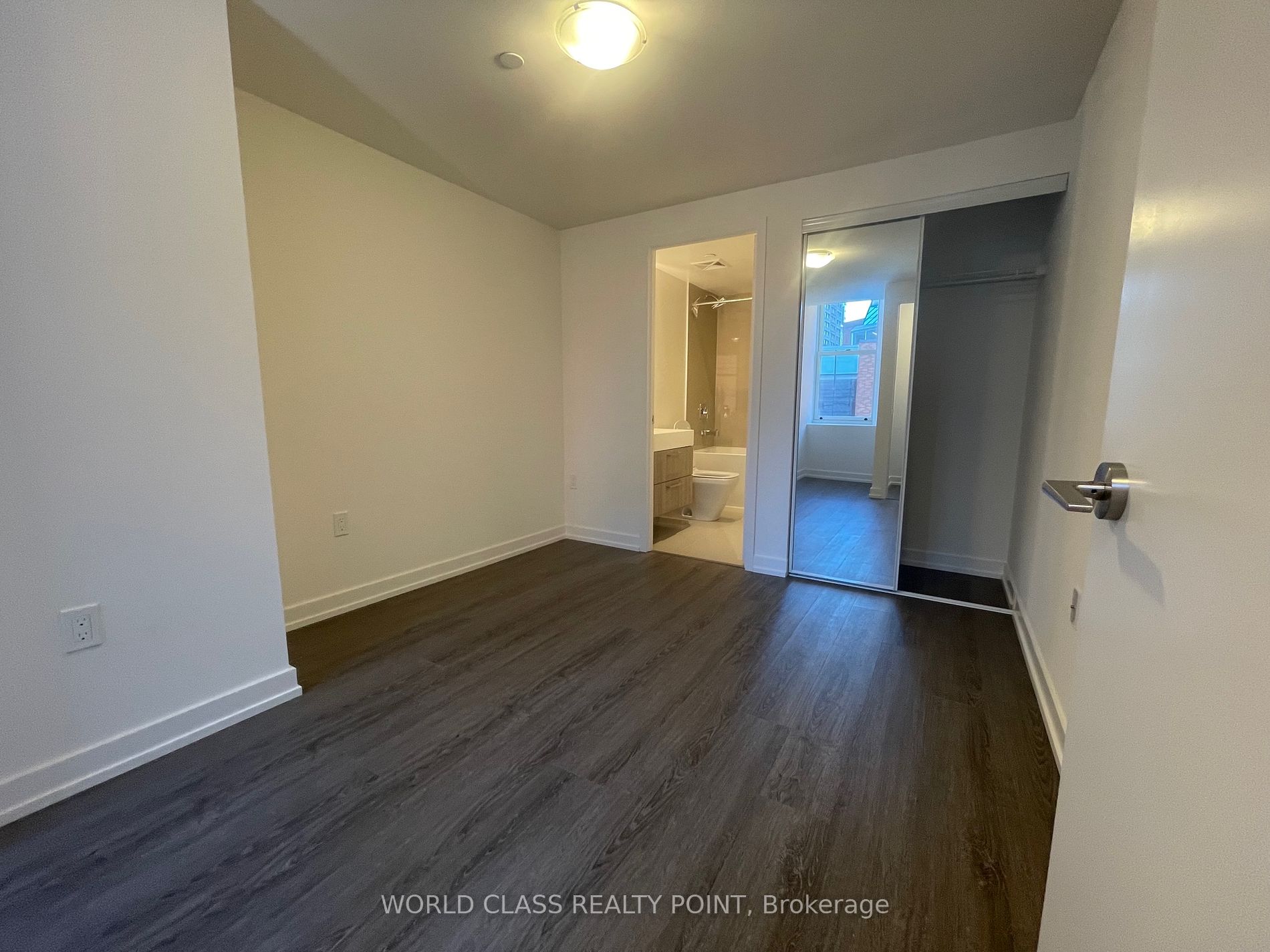 1 Yorkville Ave 2 Property Photo 10