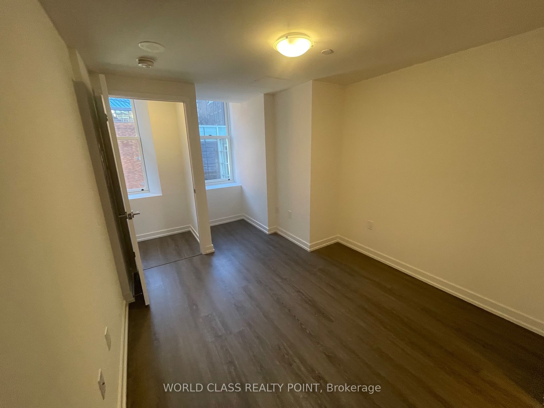 1 Yorkville Ave 2 Property Photo 11