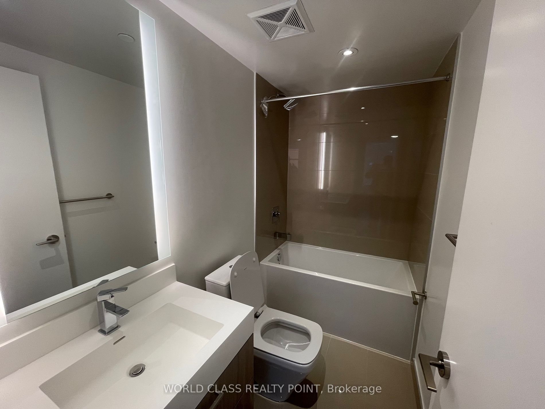 1 Yorkville Ave 2 Property Photo 13