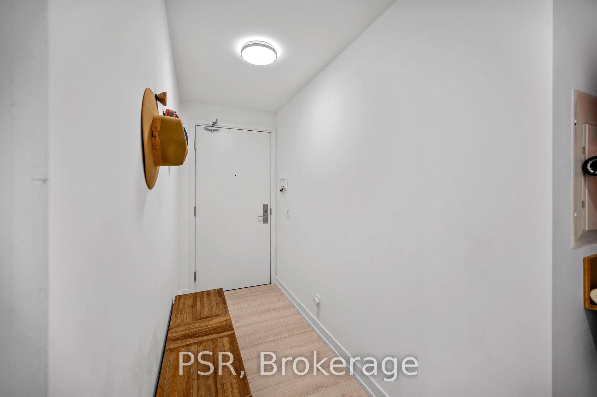 33 Helendale Ave 01 Property Photo 11
