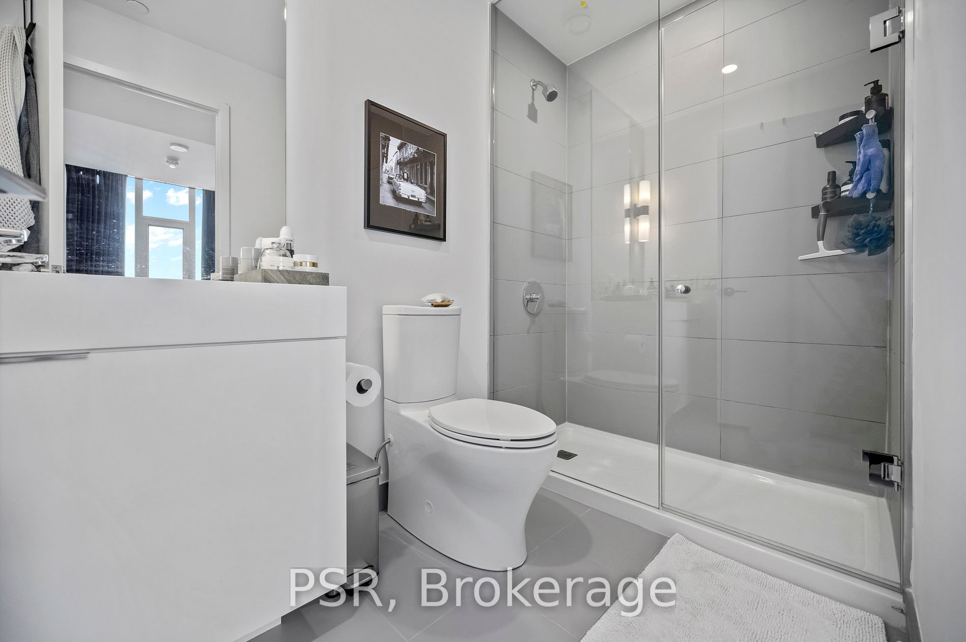 33 Helendale Ave 01 Property Photo 18