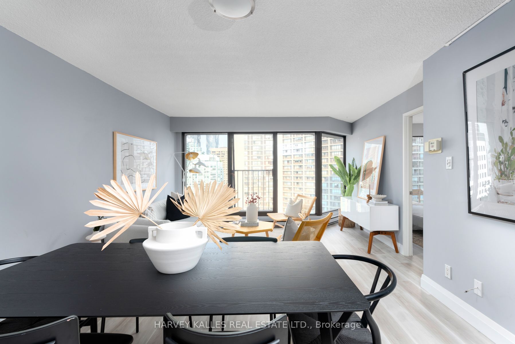 55 Harbour Sq 15 Property Photo 7