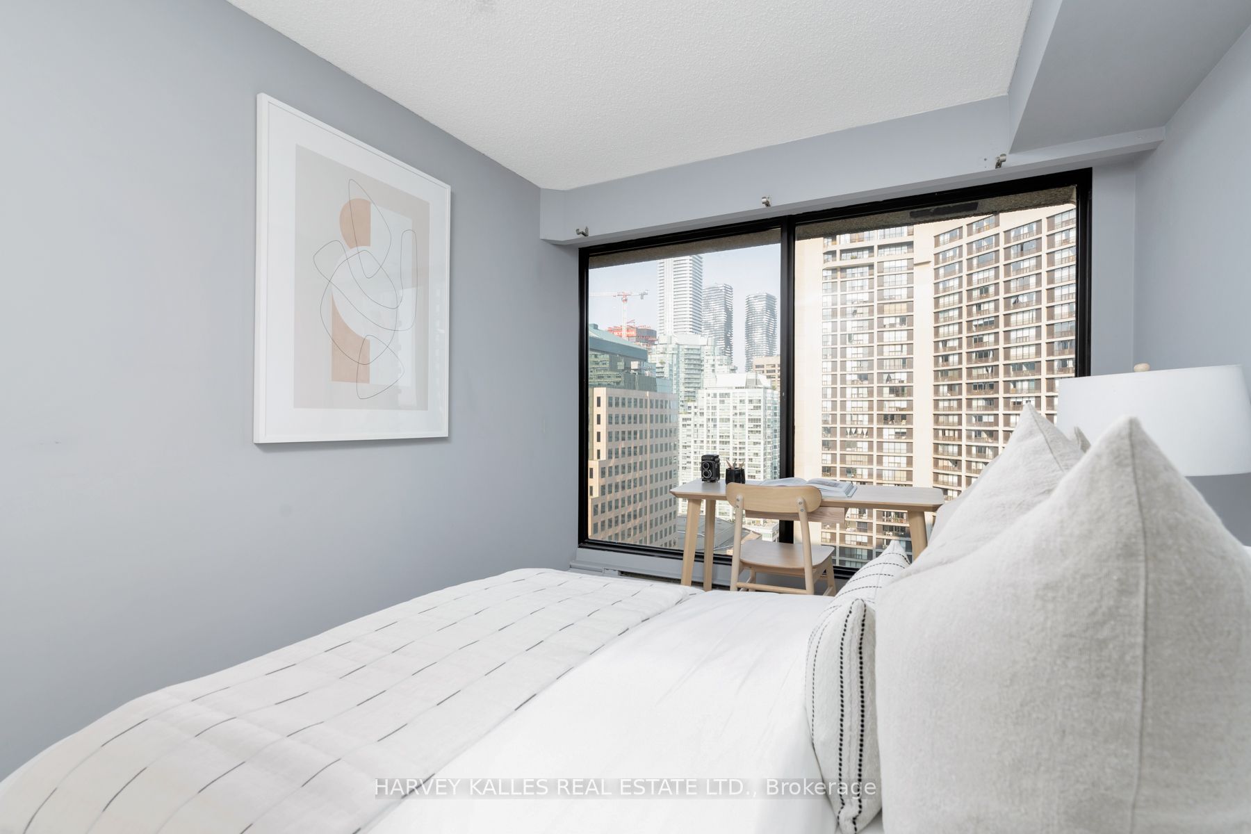 55 Harbour Sq 15 Property Photo 19