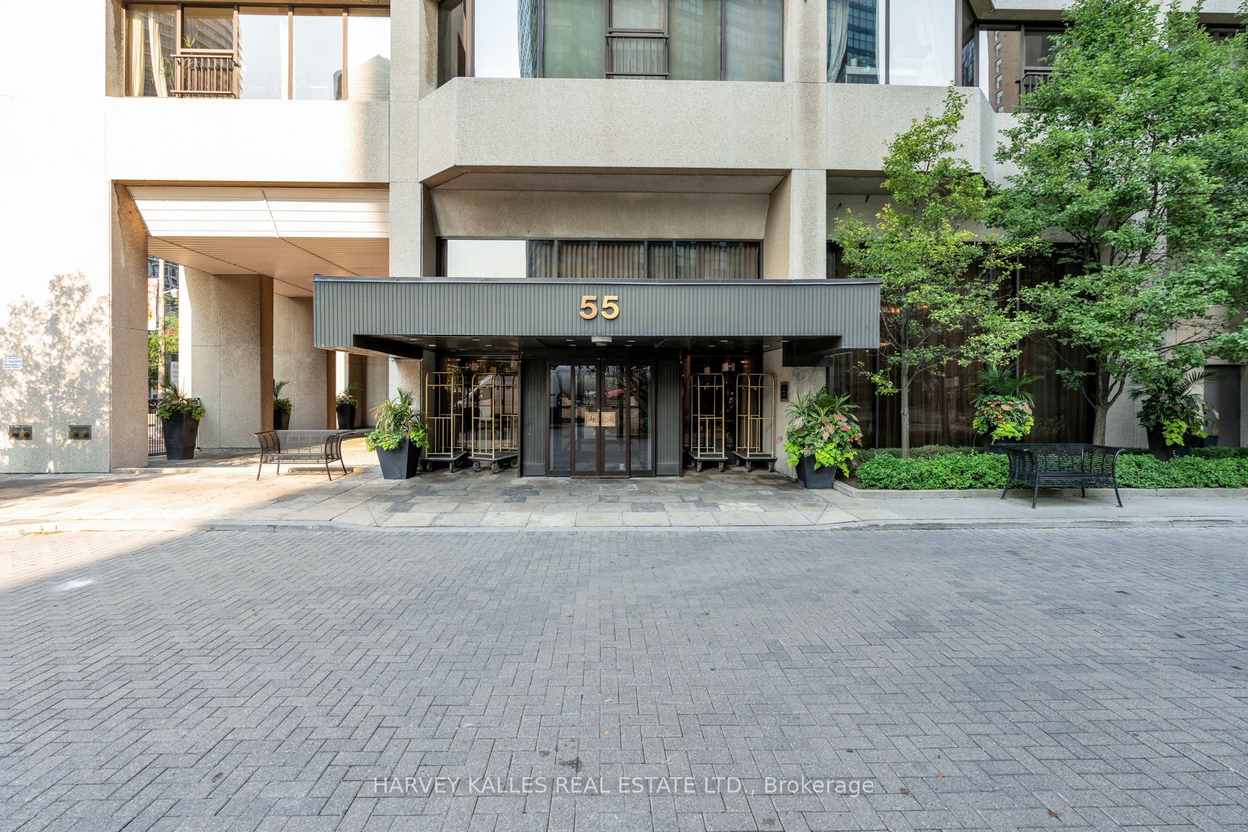 55 Harbour Sq 15 Property Photo 23