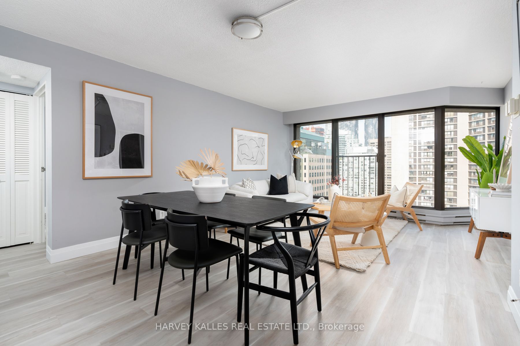 55 Harbour Sq 15 Property Photo 36