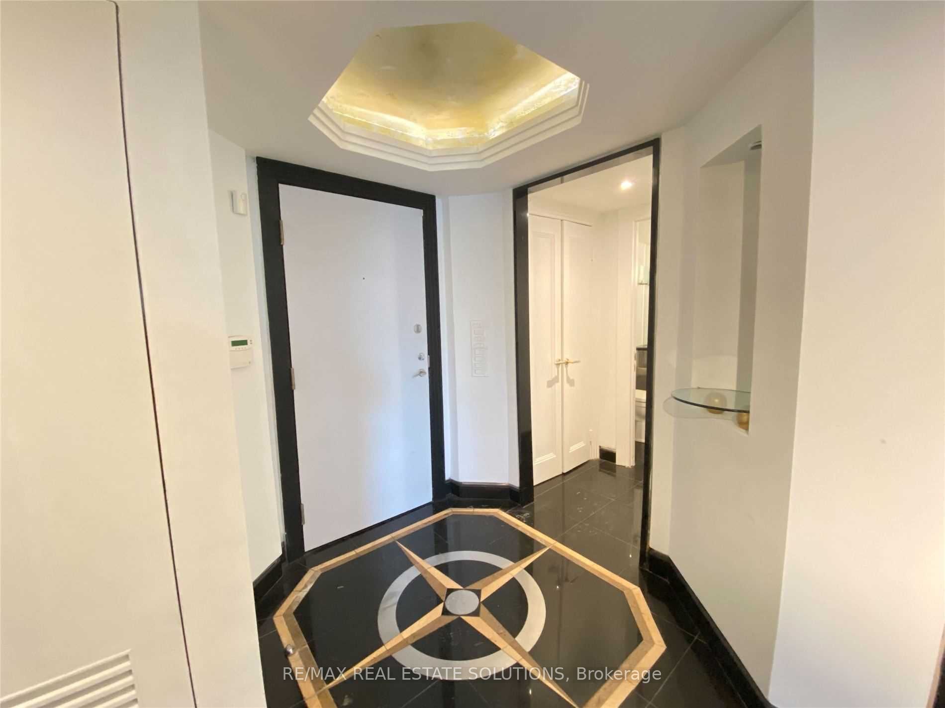360 Bloor St E 10 Property Photo 5