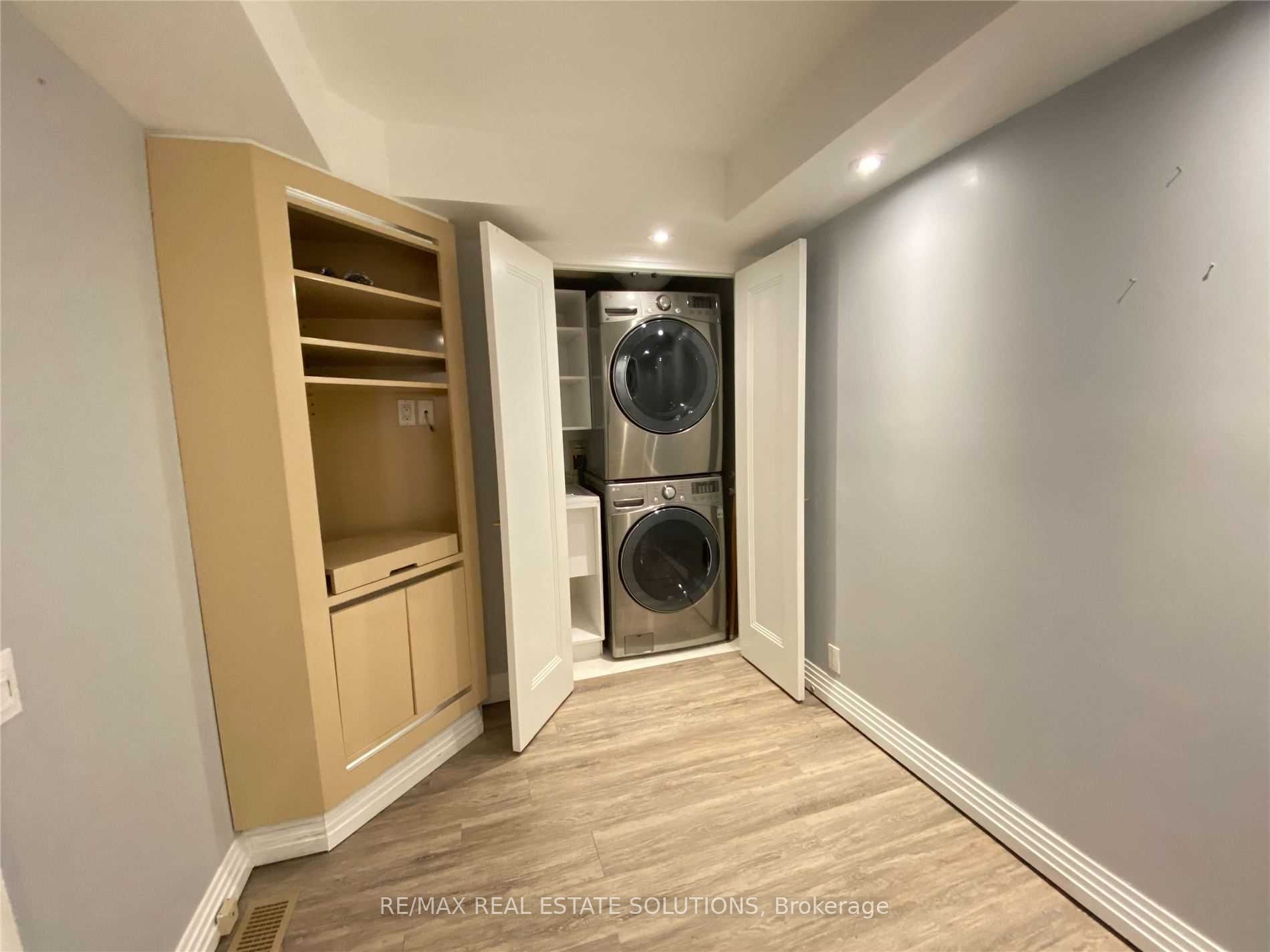 360 Bloor St E 10 Property Photo 21