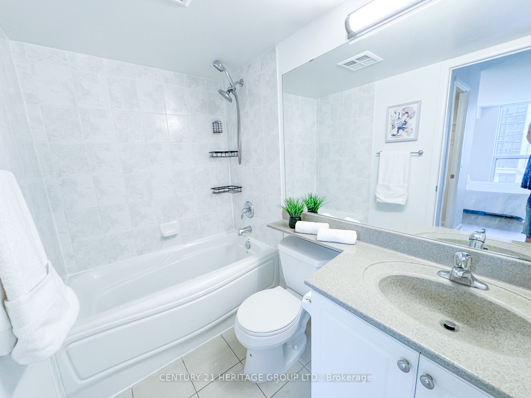 4978 Yonge St 5 Property Photo 7