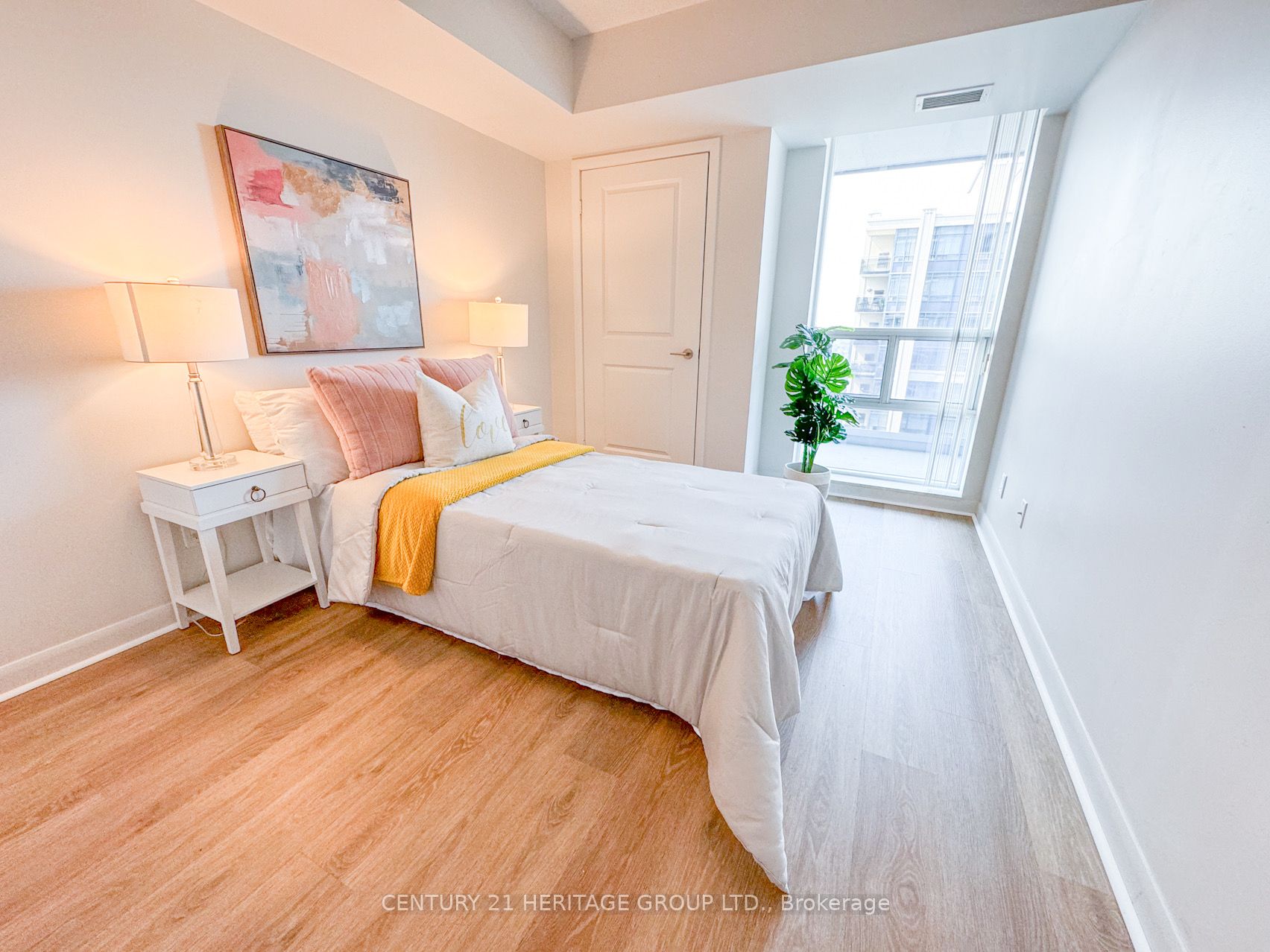4978 Yonge St 5 Property Photo 8